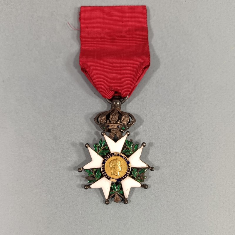 FRANCE MEDAILLE DE CHEVALIER DE L'ORDRE DE LA LEGION D'HONNEUR NAPOLEON III SECOND EMPIRE 1852 1870